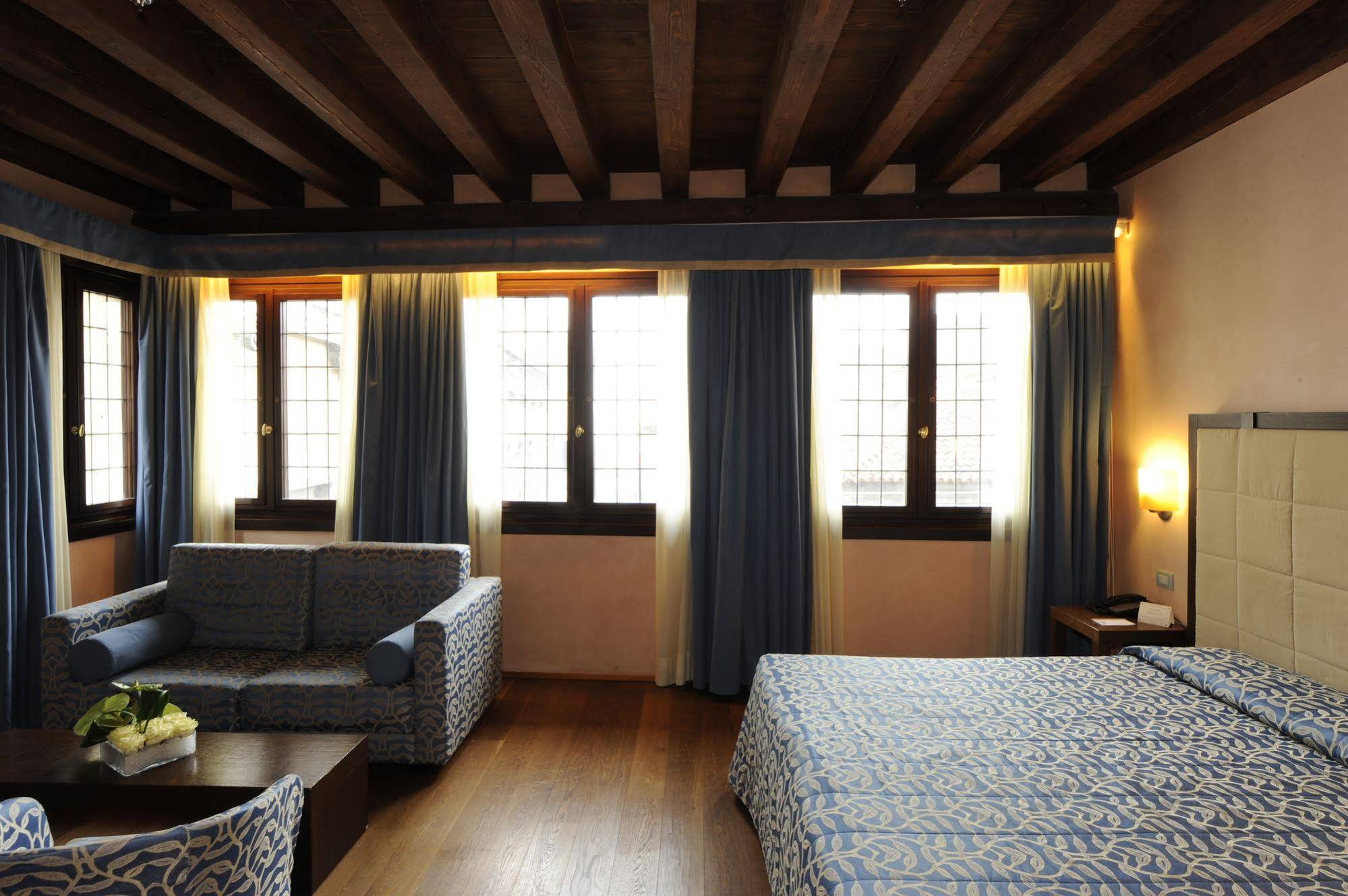 Palazzo Selvadego Hotel Venetië Kamer foto
